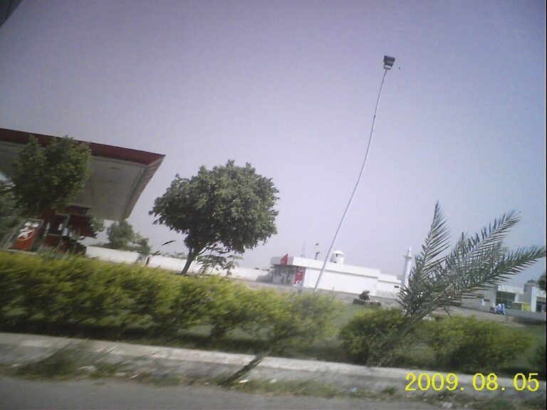 جی ٹی روڈ پر ایک پیٹرول پمپ، علامتی تصویر