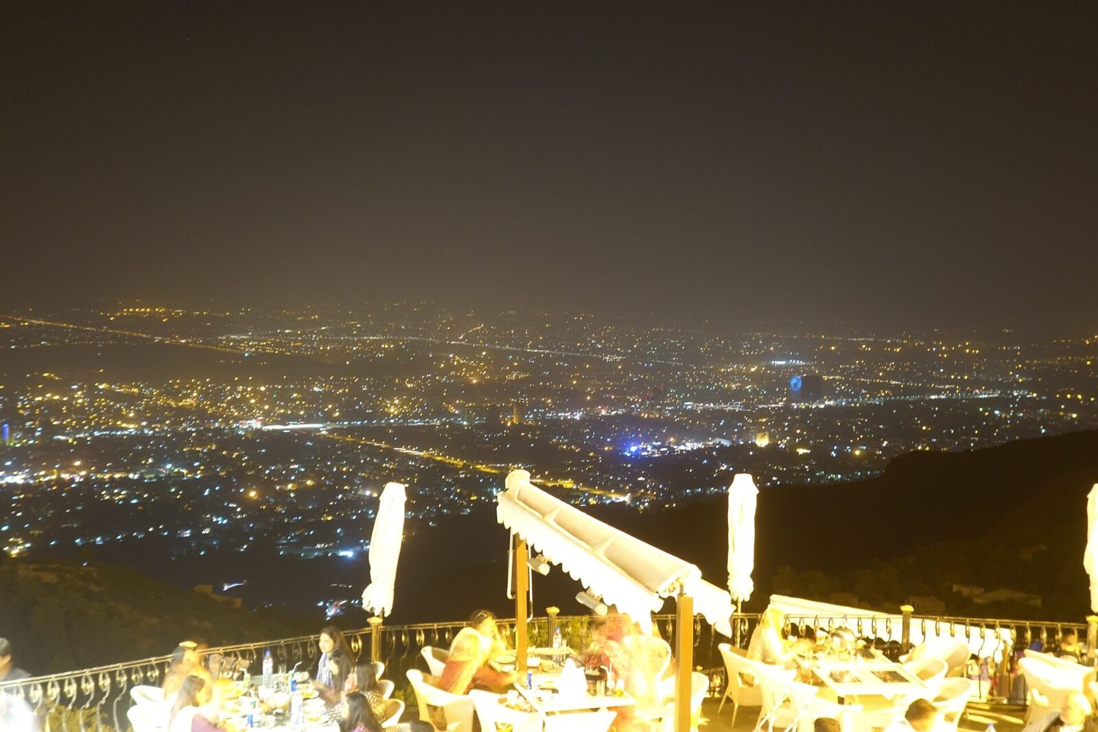 مارگلہ ہلز سے اسلام آباد شہر کا منظر