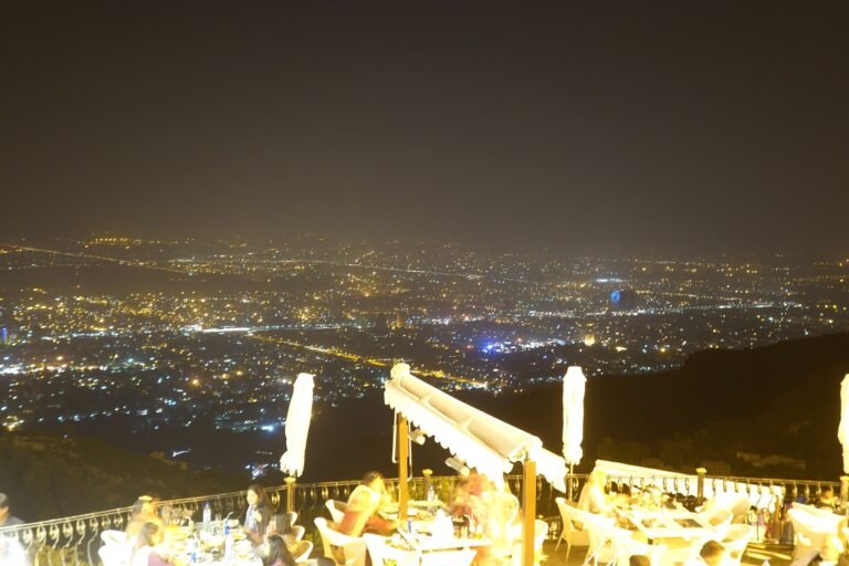 مارگلہ ہلز سے اسلام آباد شہر کا منظر