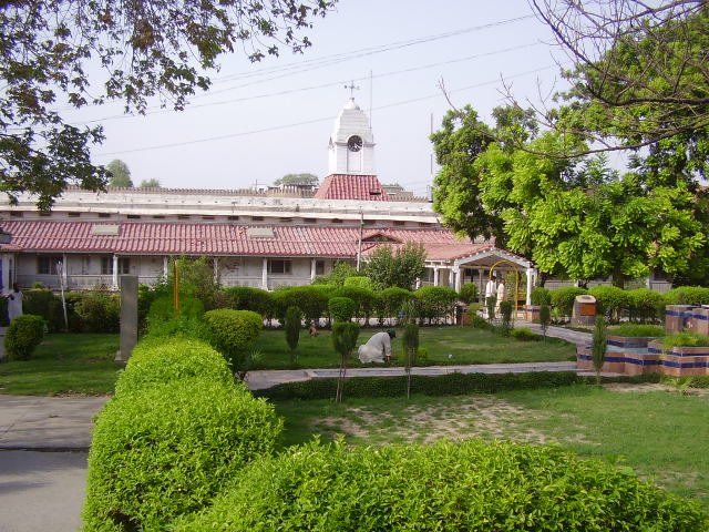 پشاور کے لیڈی ریڈنگ اسپتال کی عمارت کی فائل تصویر (علامتی)