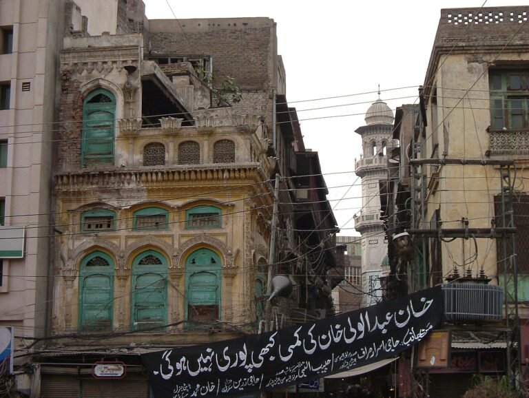 پشاور کے اندرونِ شہر کا ایک منظر