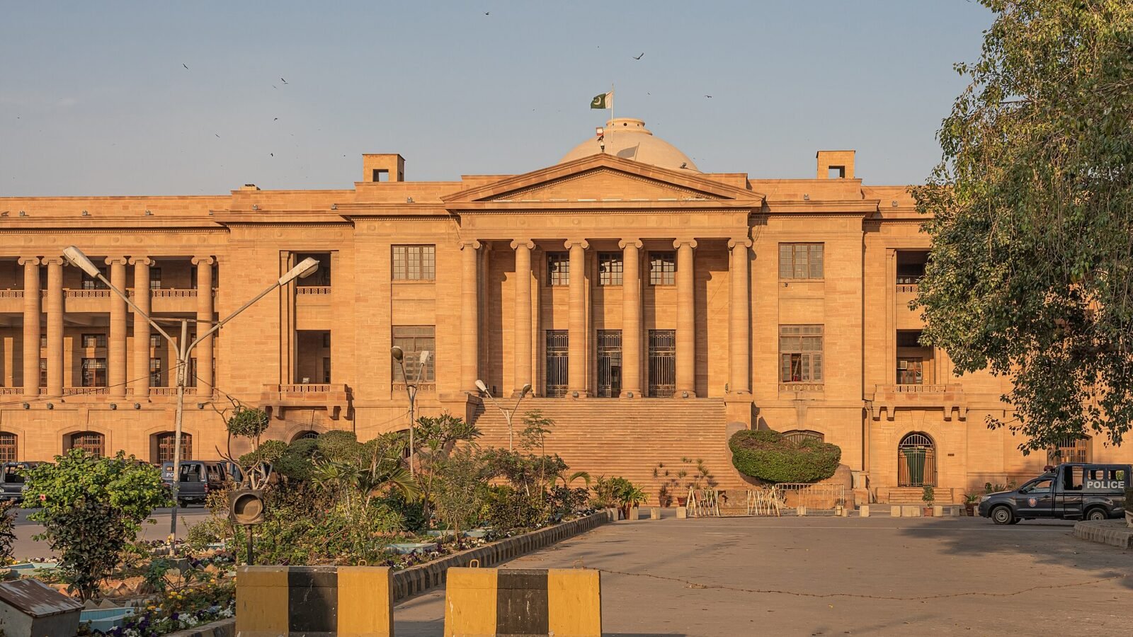 فائل تصویر: کراچی میں سندھ ہائی کورٹ کی عمارت
