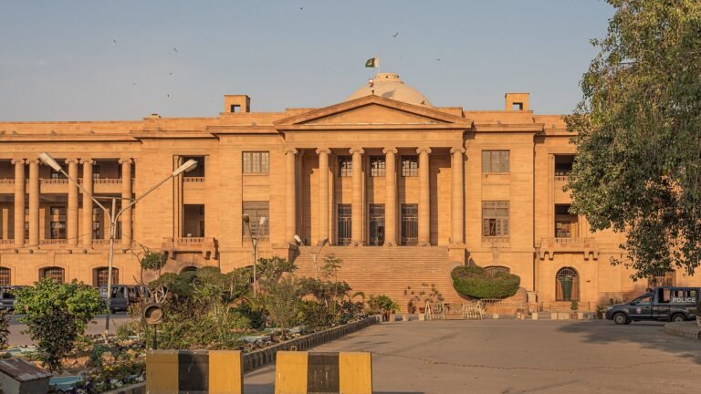 فائل تصویر: کراچی میں سندھ ہائی کورٹ کی عمارت
